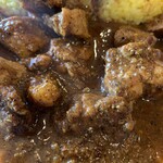 カレーの店 マボロシ - カレーに沢山入っている豚肉の角切り