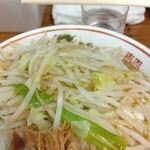 ラーメン二郎 - カエシとミドリのハーモニー