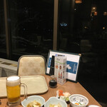 Hakuba Hairando Hoteru - 完全に日が落ちるとレストランの窓からこんな感じです