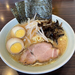 横浜ラーメン増田家 - ラーメン 煮玉子トッピング