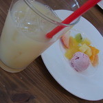 下野農園 - デザートと今日の飲み物（グレープフルーツジュース）