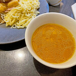 Japanese Soba Noodles 蔦 - 仄かな甘みとコクの有る味わいのスープ