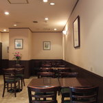 カフェ　コトン - 店内のテーブル席