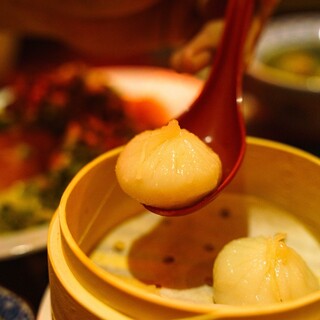 Enjoy the popular Xiaolongbao filled with juicy meat and original menu items.