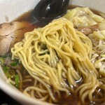 東竜 - 半炒飯＋ワンタン麺970円