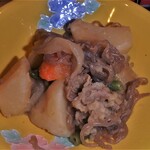旬菜鮮魚 四季彩 - 肉じゃが
