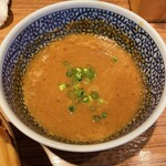 ラーメン燈郎 - スープ