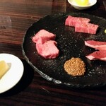 焼肉赤身にくがとう - 厚切り特上タン、黒毛和牛ハツ、黒毛和牛ヒレ