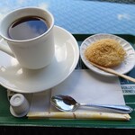グリーンポート宮嶋 - コーヒーとピーナッツ餅（多分）