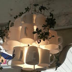 パンケーキ＆スイーツ ブラザーズカフェ - 照明がマグカップのデザインで可愛らしい