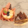 鯖江菓子工房 Yamahatsu   - 左がプリンロール、右が生チョコモンブランタルト
