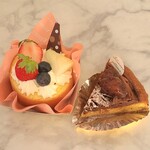 鯖江菓子工房 Yamahatsu   - 左がプリンロール、右が生チョコモンブランタルト