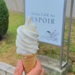 モノカフェ・パール・エスポワール - バニラソフトクリーム