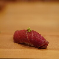 伊勢鮨 - 本鮪：中とろ漬け