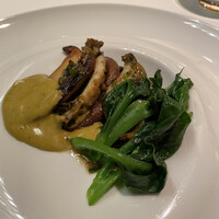 メイ - 和歌山県産黒鮑のムニエル、青海苔風味。
                      どんこ椎茸、肝もオランデーソース、ツルムラサキ。