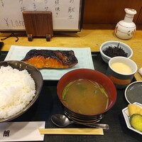 魚屋 小次朗 - サーモンの照り焼き定食