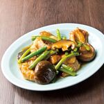 鶏中華 ヤンヤン飯店 - 