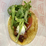 タコス&バー COYOTE - ・チリコンカンタコス 450円/税込