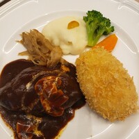 厳選洋食さくらい - ハンバーグ&カニクリームコロッケ