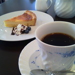 MINORU - コーヒー＋ケーキ