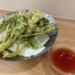 居酒屋しゃんがり - パクチーの天ぷら