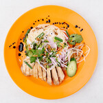 Hainanese chicken rice with 8 kinds of condiments