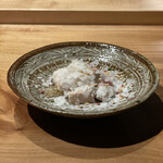 焼き鳥 とりら - 白肝ズリハツ刺し淡雪塩