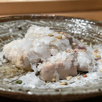 焼き鳥 とりら - 白肝ズリハツ刺し淡雪塩