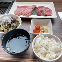 焼肉うしごろ 新宿三丁目店 - lunch set うしごろ4300円
