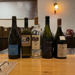 f - この日頂いたボトルは4人で5本！もっと飲めるのですがお手隙にての提供にて、、、苦笑