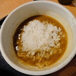 久兵衛屋 - カレー汁にご飯を投入