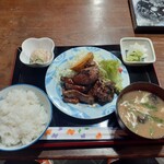 ナカガワ☆スエ食堂 - 鹿肉ステーキ定食1400円