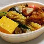 ほっともっと - 料理写真:彩・とりめしとさば塩焼き弁当490円