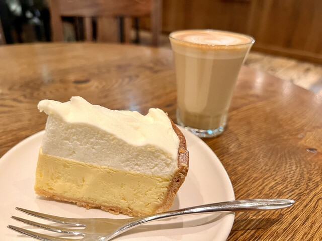 Paul Bassett Shinjuku photo 3