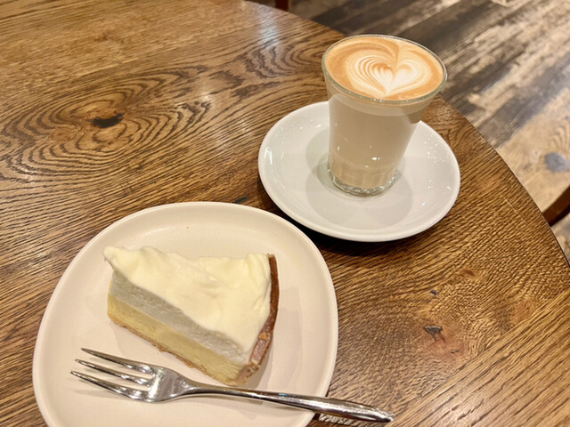 Paul Bassett Shinjuku photo 2