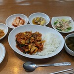 オムニ食堂 - イカ炒め飯