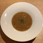 CKJ - 濃厚なフカヒレとカニのスープ。