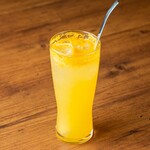 鲜橙酸味鸡尾酒