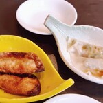 Daburu Hapinesu Dainingu - ダブル餃子ハーフ揚げ餃子2ヶ＆水餃子2ヶ360円