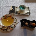 シャトー　ラ・パルム・ドール - 紅茶と小菓子