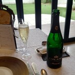 シャトー　ラ・パルム・ドール - ◯カール・ユング（スパーリング）
      爽やかで口当たりの良い感じ。
      飲みやすくて美味しい味わい。