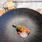 La Brianza - 和歌山県産タラバガニ炙りソーテルヌのジュレ柑橘の泡とピンクグレープフルーツ。素材たちのバランスがいつも最高に好みです☆強弱の付け方緩急のセンスが素晴らしいです