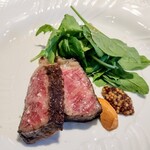 La Brianza - サカエヤ手当て鹿児島県13歳経産牛熟成サーロイン炭火焼き檜の香りロメスコソースタスマニア産粒マスタード。やっぱり新保さんが手当したお肉をブリアンツァの火入れでいただくと最高美味しい〜(*˘︶˘*).｡