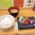 Asu Kaze - お腹が空いたら、単品にごはんと味噌汁つけて定食にも。