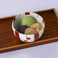 宇治抹茶アイスとわらび餅のあんみつ