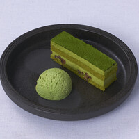 抹茶ケーキと宇治抹茶アイス