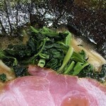 横浜家系ラーメン 三郷家 - ほうれん草。
