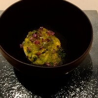 ラ ペ - 骨切りした鱧にトマトコンソメのジュレにアボカドクリーム。美味しいんだが、栗もキノコも関係なくね?　まあ下のコースと同じ前菜だからしゃーなしか。鱧は和食に限る。