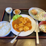 悦悦飯店 - エビチリ定食(880円)