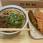 つるまる - 肉うどん・ショウガの天ぷら・イカ、タコねり天